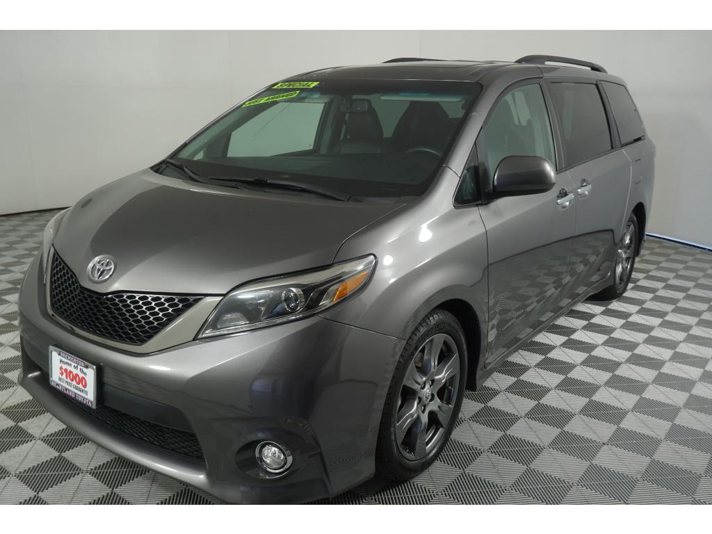 Toyota sienna 4 поколение